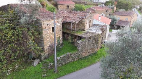 Moradia Devoluta T8 Venda em Sobreira Formosa e Alvito da Beira,Proença-a-Nova