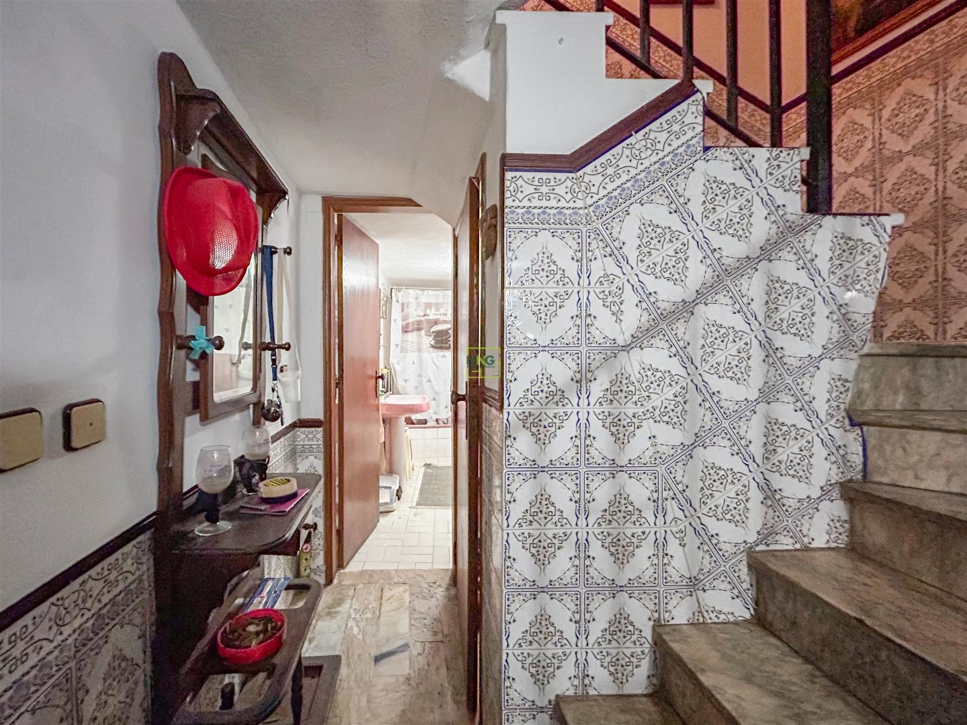 Moradia V3 para Remodelar em plena Zona Histórica