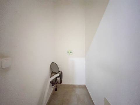 Apartamento T3 na Quinta da Carapalha com Lareira, Varandas e Lugar de Garagem Duplo