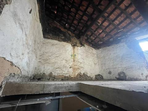 Oportunidade Única de Investimento e Sonho: Reconstrua a Sua História em Póvoa de Rio de Moinhos. 🏡