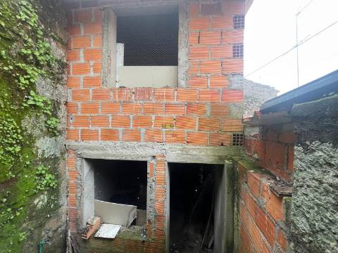 Oportunidade Única de Investimento e Sonho: Reconstrua a Sua História em Póvoa de Rio de Moinhos. 🏡