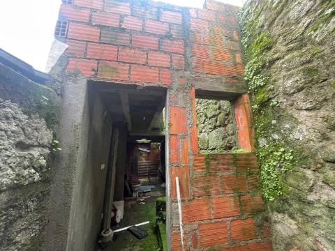 Oportunidade Única de Investimento e Sonho: Reconstrua a Sua História em Póvoa de Rio de Moinhos. 🏡