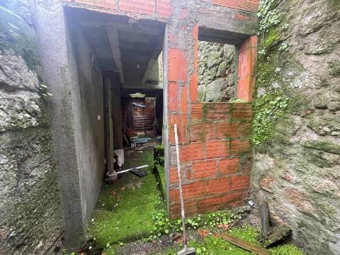 Oportunidade Única de Investimento e Sonho: Reconstrua a Sua História em Póvoa de Rio de Moinhos. 🏡