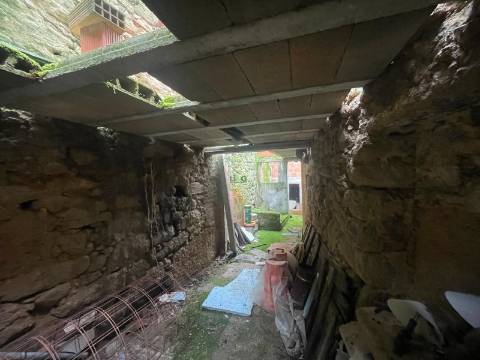 Oportunidade Única de Investimento e Sonho: Reconstrua a Sua História em Póvoa de Rio de Moinhos. 🏡