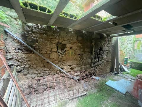 Oportunidade Única de Investimento e Sonho: Reconstrua a Sua História em Póvoa de Rio de Moinhos. 🏡