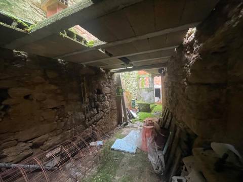 Oportunidade Única de Investimento e Sonho: Reconstrua a Sua História em Póvoa de Rio de Moinhos. 🏡