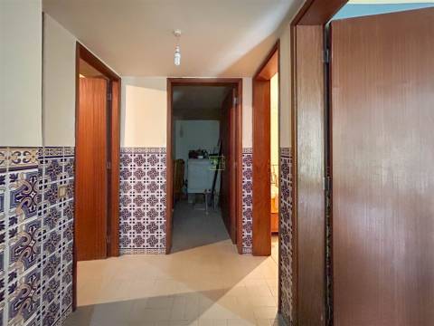 Moradia T5 Independente na Zebreira – 694 m2 de Área Bruta com Garagem