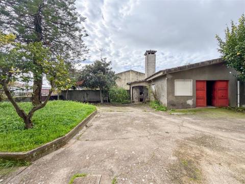 Moradia T5 Independente na Zebreira – 694 m2 de Área Bruta com Garagem