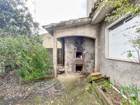 Moradia T5 Independente na Zebreira – 694 m2 de Área Bruta com Garagem