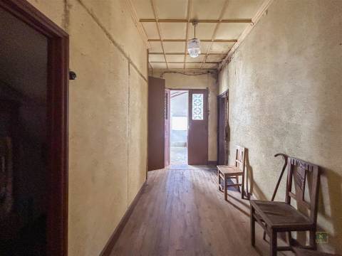 Moradia T9 para Venda em Penamacor (Aranhas) – 65.000€