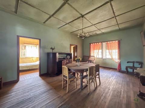 Moradia T9 para Venda em Penamacor (Aranhas) – 65.000€