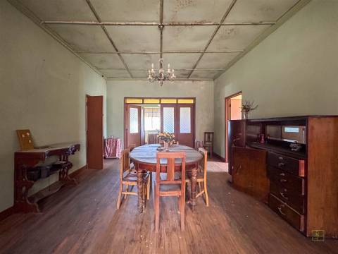 Moradia T9 para Venda em Penamacor (Aranhas) – 65.000€