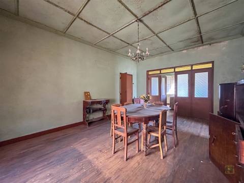 Moradia T9 para Venda em Penamacor (Aranhas) – 65.000€