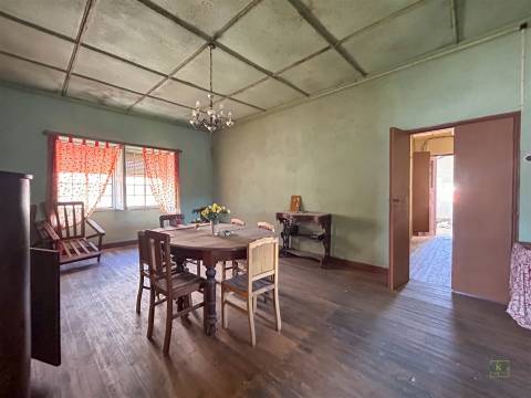 Moradia T9 para Venda em Penamacor (Aranhas) – 65.000€