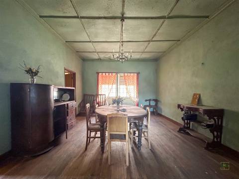 Moradia T9 para Venda em Penamacor (Aranhas) – 65.000€