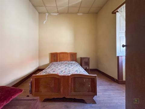 Moradia T9 para Venda em Penamacor (Aranhas) – 65.000€