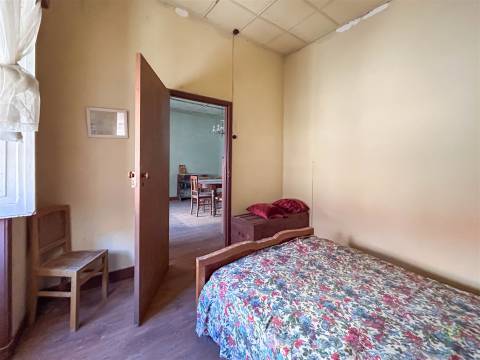 Moradia T9 para Venda em Penamacor (Aranhas) – 65.000€