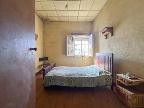 Moradia T9 para Venda em Penamacor (Aranhas) – 65.000€