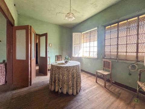 Moradia T9 para Venda em Penamacor (Aranhas) – 65.000€