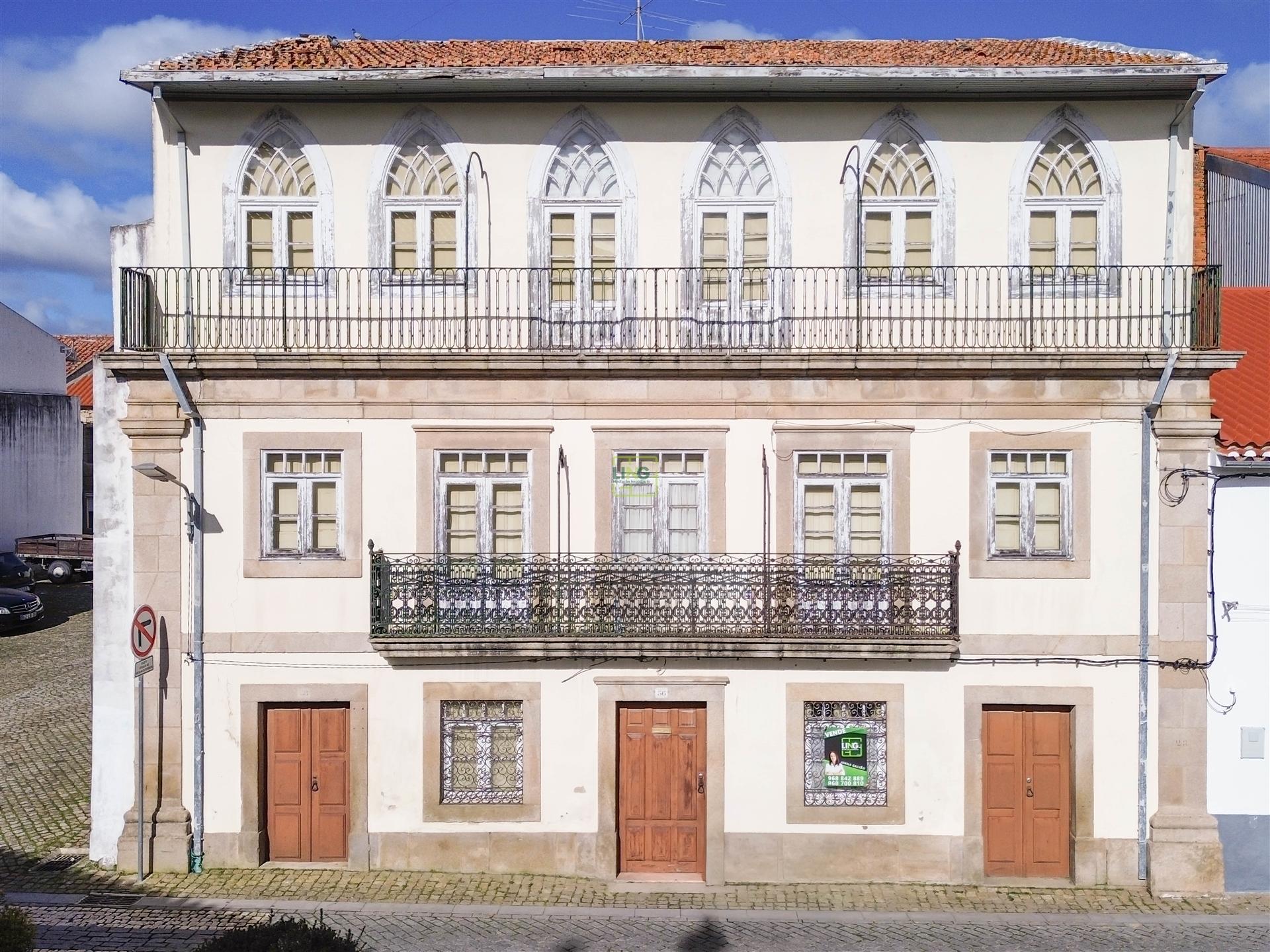 Moradia com Quintal em Alcains