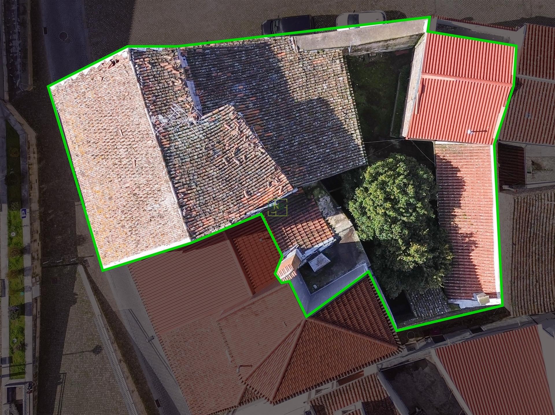 Moradia com Quintal em Alcains