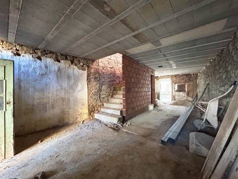 Moradia com Quintal em Construção – Personalize a Casa dos Seus Sonhos em Alcains