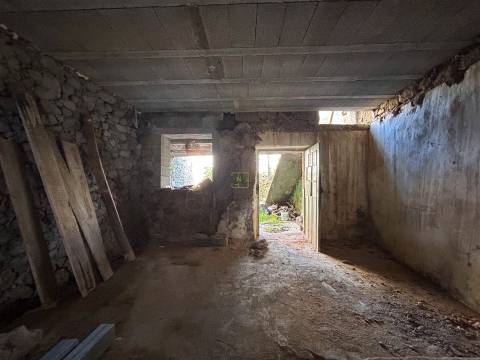 Moradia com Quintal em Construção – Personalize a Casa dos Seus Sonhos em Alcains