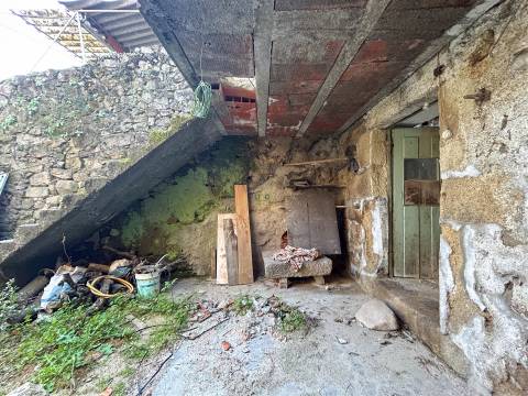 Moradia com Quintal em Construção – Personalize a Casa dos Seus Sonhos em Alcains