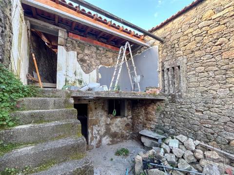 Moradia com Quintal em Construção – Personalize a Casa dos Seus Sonhos em Alcains