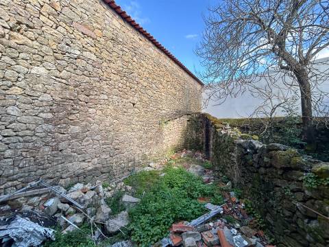 Moradia com Quintal em Construção – Personalize a Casa dos Seus Sonhos em Alcains