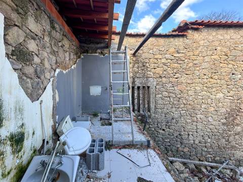 Moradia com Quintal em Construção – Personalize a Casa dos Seus Sonhos em Alcains