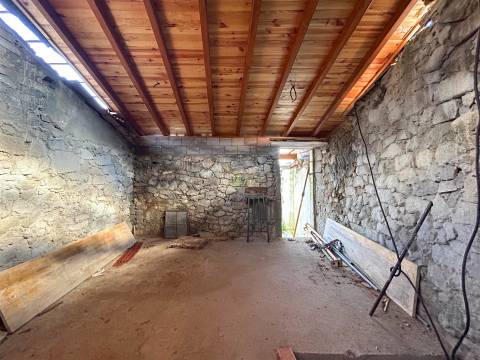 Moradia com Quintal em Construção – Personalize a Casa dos Seus Sonhos em Alcains