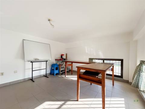 Espaço para Serviços/Explicações 93m2 | Av. Espanha, Castelo Branco