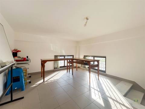 Espaço para Serviços/Explicações 93m2 | Av. Espanha, Castelo Branco