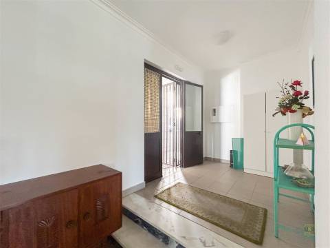 Espaço para Serviços/Explicações 93m2 | Av. Espanha, Castelo Branco