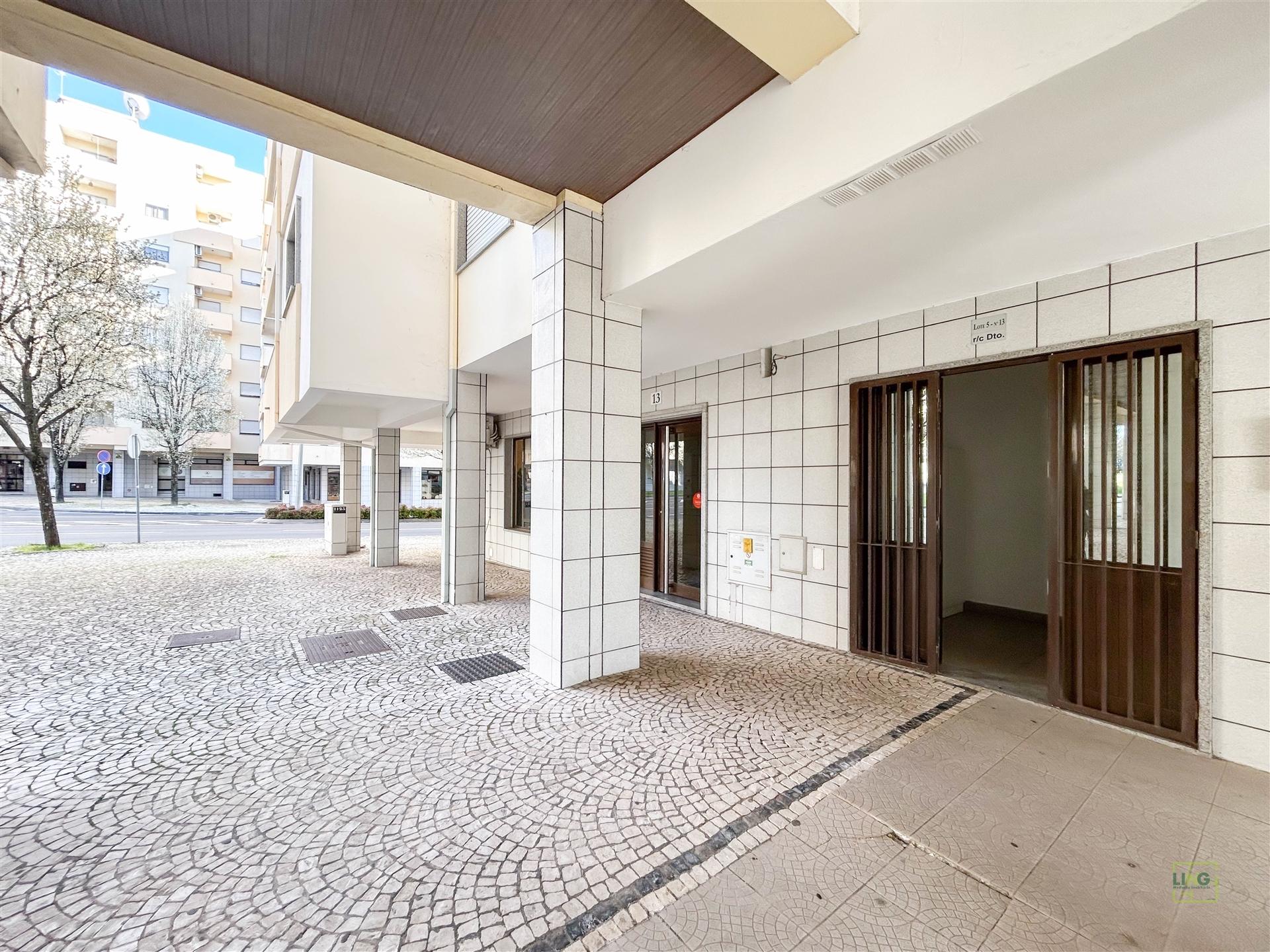 Espaço para Serviços/Explicações 93m2 | Av. Espanha, Castelo Branco