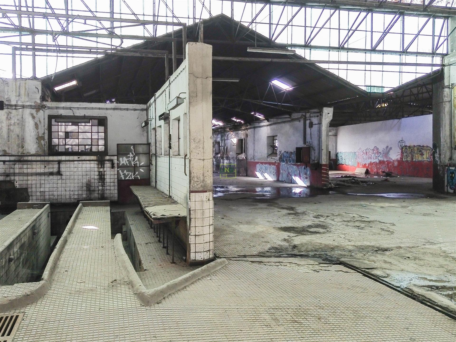 ARMAZÉM 1485 m² – ZONA CENTRAL DE CASTELO BRANCO