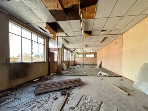 ARMAZÉM 1485 m² – ZONA CENTRAL DE CASTELO BRANCO