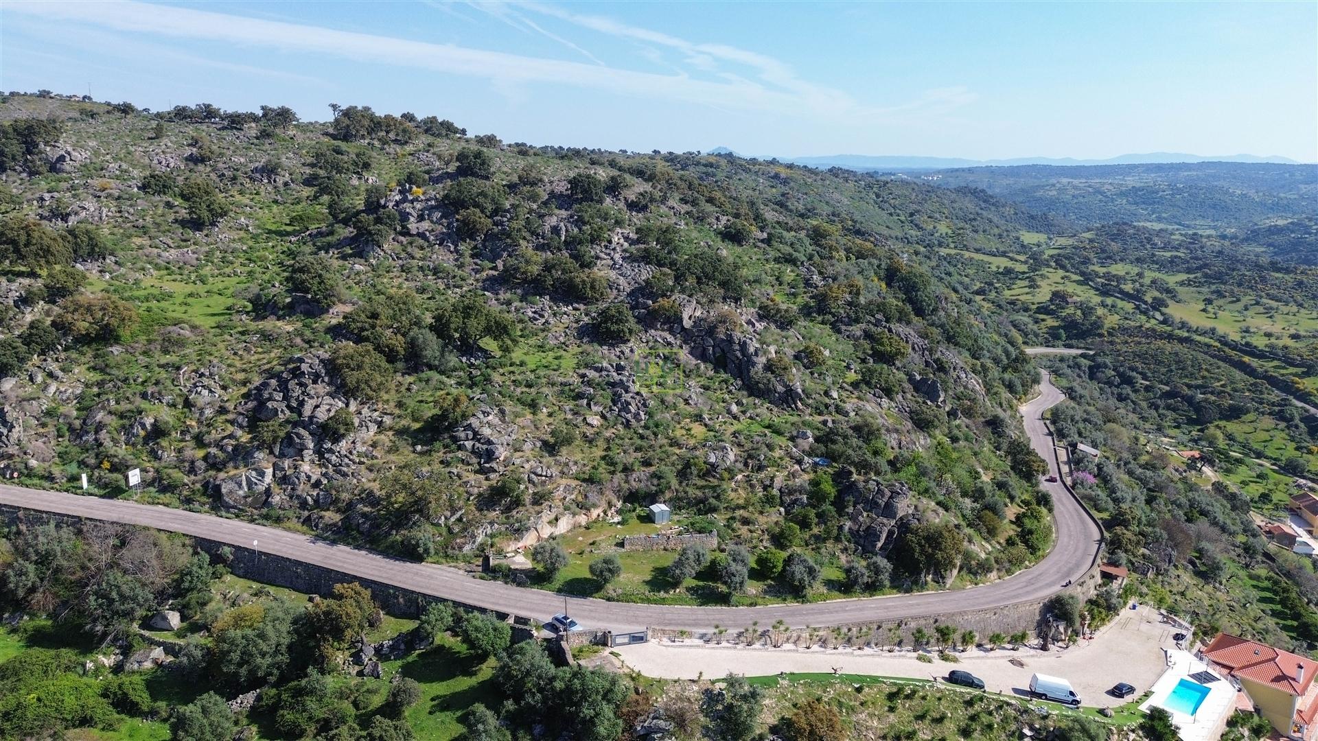 terreno urbano com cerca de 2.000 m², Idanha-a-Nova