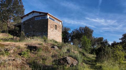 Quinta T2 Venda em Póvoa de Rio de Moinhos e Cafede,Castelo Branco