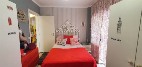 Apartamento T2 totalmente remodelado