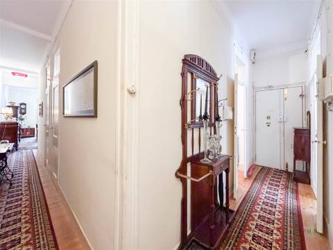 T5 em Arroios com Traça Original | Centro de Lisboa | 750k