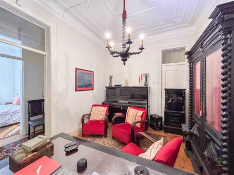 T5 em Arroios com Traça Original | Centro de Lisboa | 750k