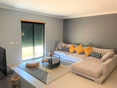 Moradia em Banda T3 Venda em Quelfes,Olhão