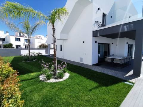 Moradia Isolada T3 Venda em Moncarapacho e Fuseta,Olhão