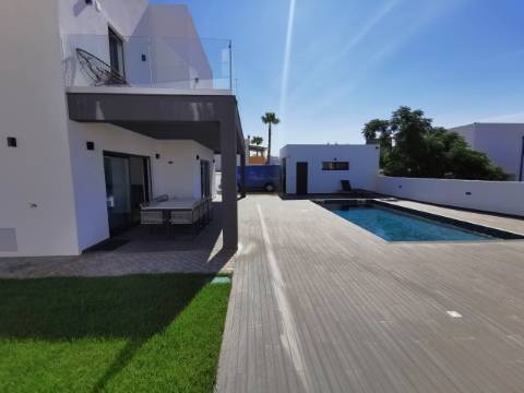 Moradia Isolada T3 Venda em Moncarapacho e Fuseta,Olhão