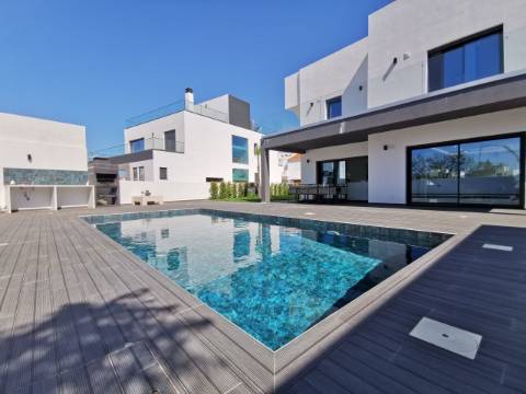 Moradia Isolada T3 Venda em Moncarapacho e Fuseta,Olhão