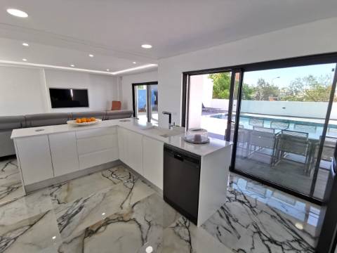 Moradia Isolada T3 Venda em Moncarapacho e Fuseta,Olhão