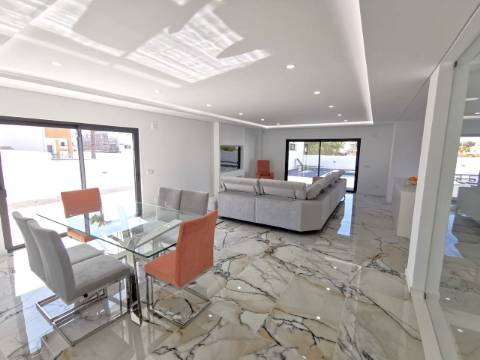 Moradia Isolada T3 Venda em Moncarapacho e Fuseta,Olhão