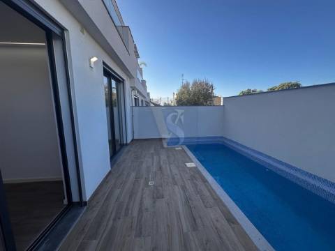 Moradia Geminada T3 Venda em Moncarapacho e Fuseta,Olhão